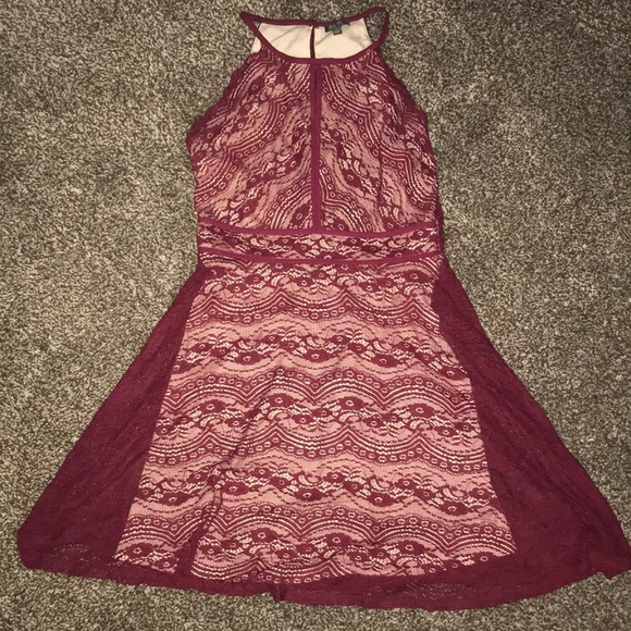 Maroon 2-layered lace dress - Picture 1 of 5